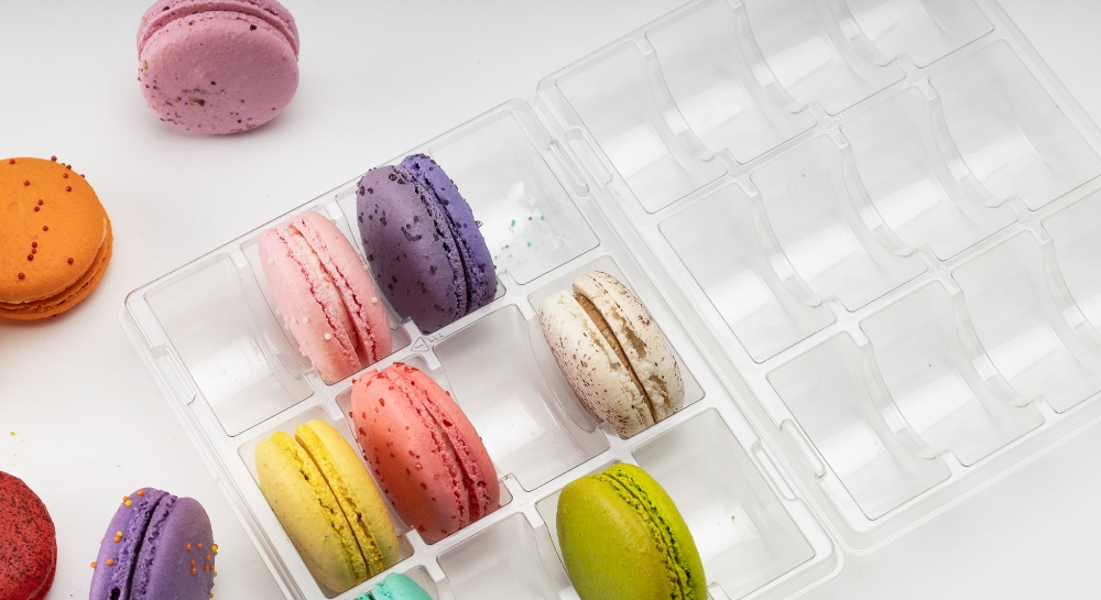 Macaron-Tray-with-Lid